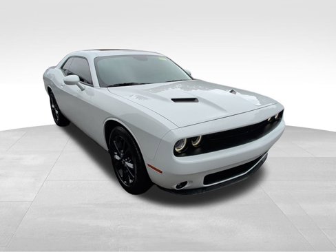 Certified 2023 Dodge Challenger SXT w/ Blacktop Package image 8