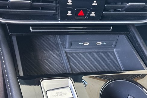 Used 2024 Volkswagen Atlas SE image 32
