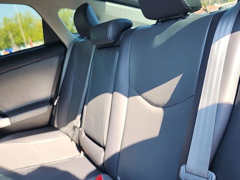 Used 2012 Toyota Prius Plug-In Hybrid image 30