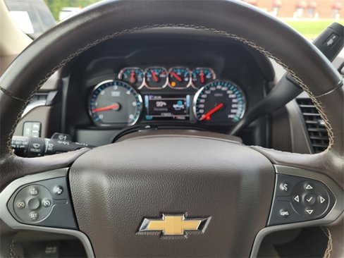 Used 2019 Chevrolet Suburban LT image 31