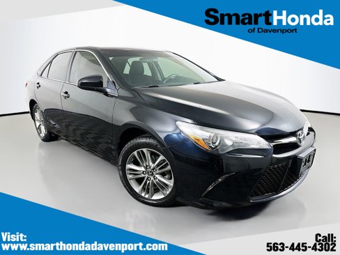 Used 2017 Toyota Camry SE image 1