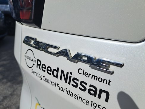 Used 2017 Ford Escape Titanium image 11