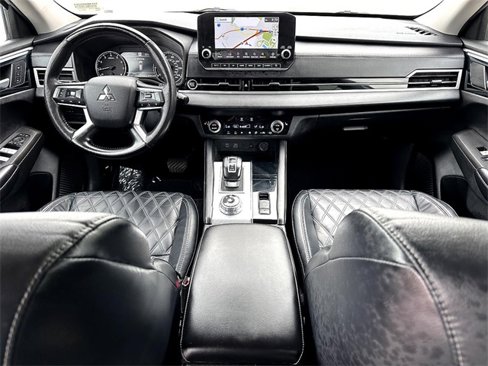 Used 2022 Mitsubishi Outlander SEL image 28