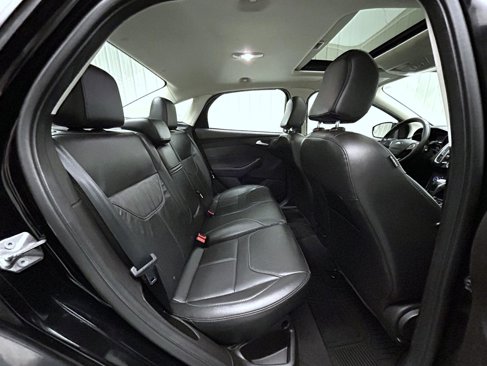 Used 2016 Ford Focus Titanium w/ Titanium Cold Weather Package image 18