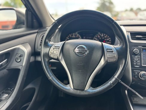 Used 2015 Nissan Altima 2.5 SV w/ Convenience Package image 8