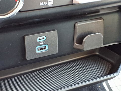 Used 2024 Ford F150 XLT w/ Tow/Haul Package image 9