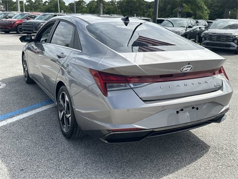Used 2023 Hyundai Elantra Limited w/ Cargo Package image 8