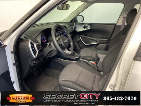 Used 2022 Kia Soul LX w/ Technology Package image 11