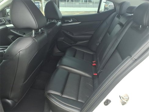 Used 2017 Nissan Maxima 3.5 SV image 11