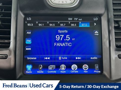 Used 2015 Chrysler 300 Limited w/ Driver Convenience Group image 24