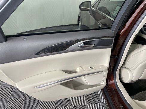 Used 2016 Lincoln MKZ Hybrid image 14