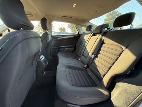 Used 2019 Ford Fusion SE image 25