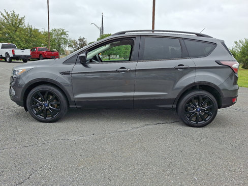 Used 2018 Ford Escape SE w/ SE Sport Appearance Package image 4