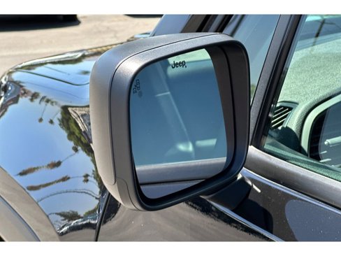 Used 2022 Jeep Renegade Latitude image 51