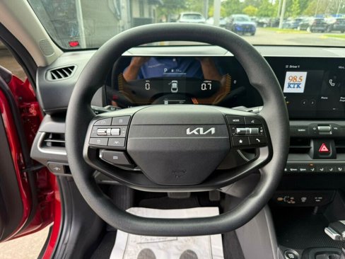 Used 2025 Kia K4 image 5