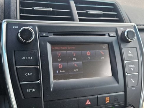 Used 2016 Toyota Camry LE image 17