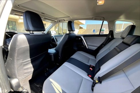 Used 2018 Toyota RAV4 Limited image 16