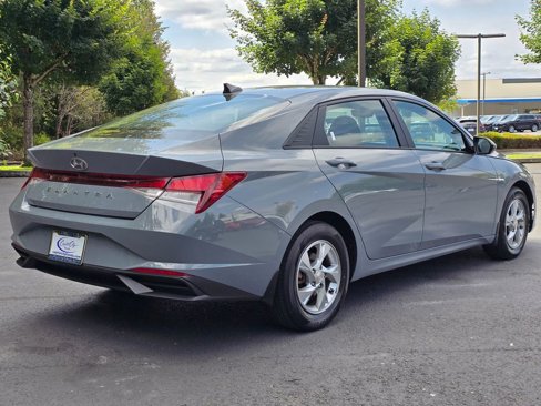 Used 2022 Hyundai Elantra SE w/ Cargo Package image 24