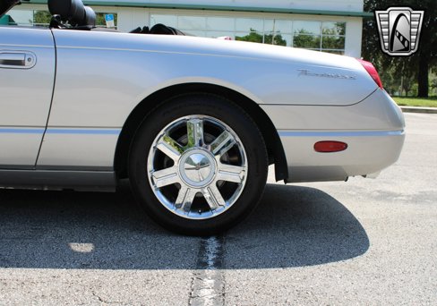 Used 2004 Ford Thunderbird image 15
