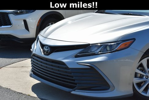 Used 2022 Toyota Camry LE image 2