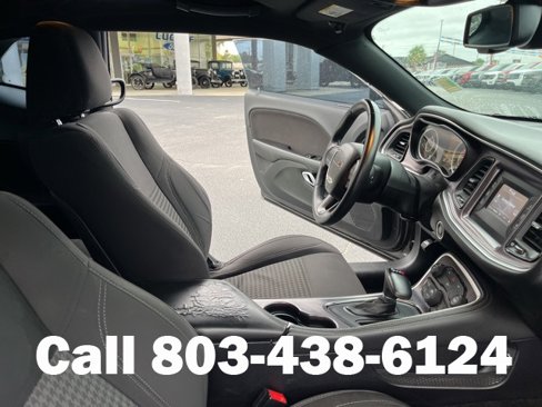 Used 2015 Dodge Challenger SXT image 14