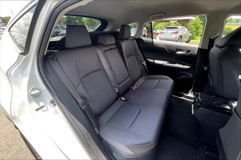 Used 2021 Toyota Venza LE w/ Carpet Mat Package (TMS) image 23