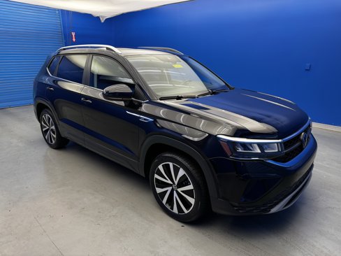 Used 2023 Volkswagen Taos SE image 2