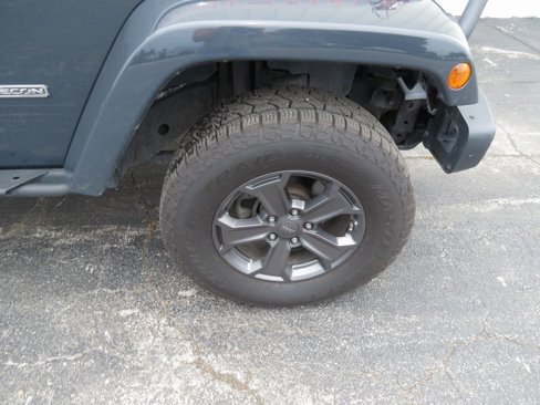 Used 2017 Jeep Wrangler Unlimited Rubicon image 10