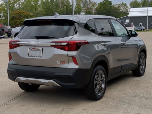 Used 2023 Kia Seltos LX image 6