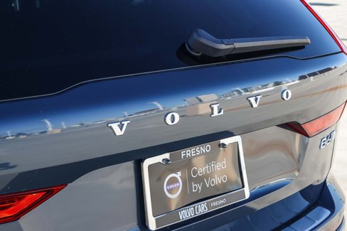 Used 2023 Volvo XC60 B6 Ultimate w/ Protection Package Premier image 10