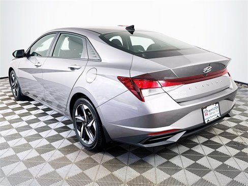 Used 2023 Hyundai Elantra SEL w/ Convenience Package image 5