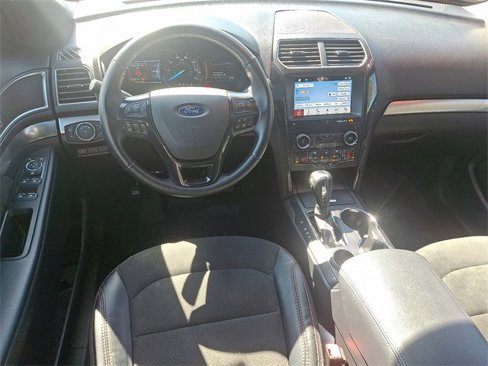 Used 2019 Ford Explorer XLT w/ Equipment Group 202A image 11