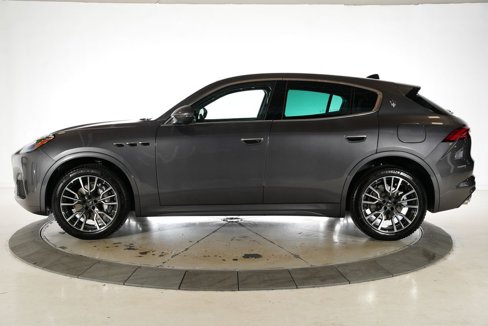 New 2025 Maserati Grecale GT image 2