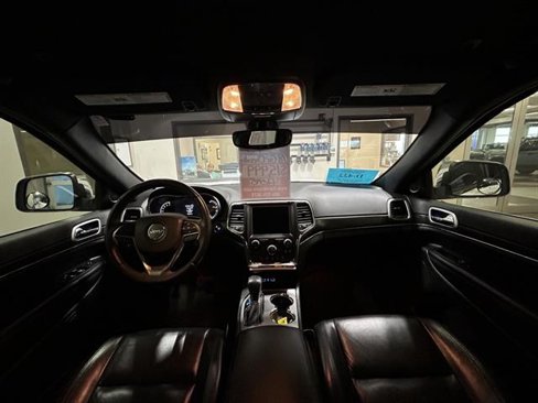Used 2018 Jeep Grand Cherokee Limited image 24