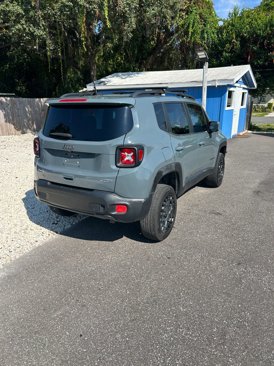 Used 2018 Jeep Renegade Latitude image 10