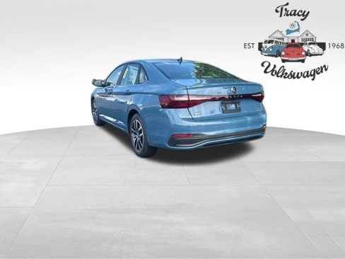 New 2025 Volkswagen Jetta SE image 9