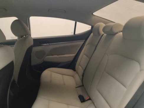 Used 2017 Hyundai Elantra SE image 18