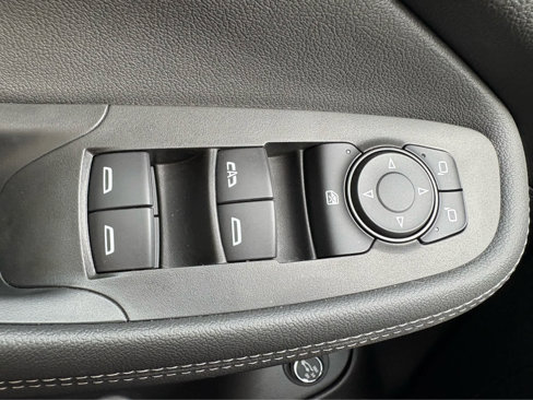 Used 2020 Buick Encore GX Essence w/ Experience Buick Package image 33