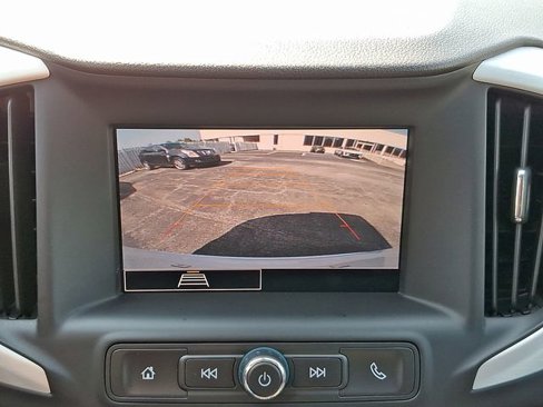 Used 2024 GMC Terrain SLE image 17