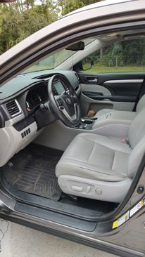 Used 2015 Toyota Highlander XLE image 2
