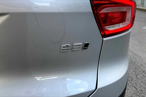 Used 2024 Volvo XC40 B5 Plus w/ Protection Package Premier image 9