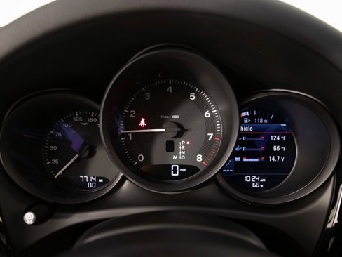Certified 2025 Porsche Macan image 19