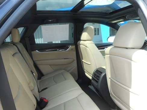 Used 2017 Cadillac XT5 Luxury image 16