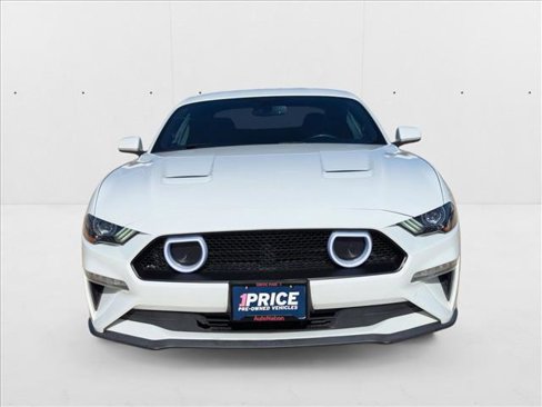 Used 2018 Ford Mustang Coupe image 2