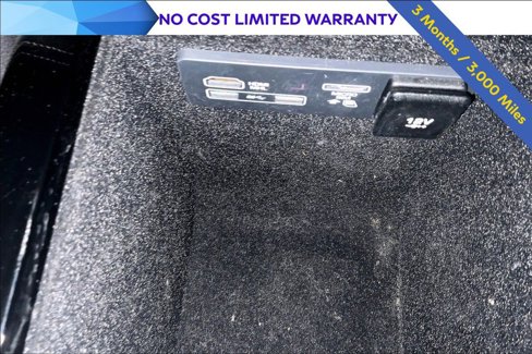 Used 2018 Land Rover Range Rover Velar R-Dynamic SE image 32