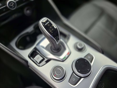 Used 2024 Alfa Romeo Giulia Ti image 32