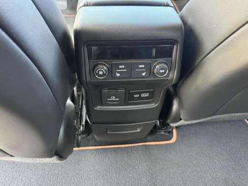 Used 2022 GMC Acadia AT4 w/ Technology Package image 18