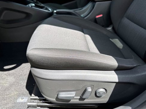 Used 2023 Hyundai Kona SEL w/ Winter Weather Package image 9