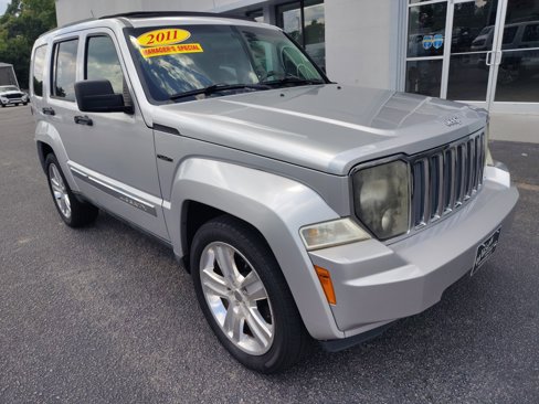 Used 2011 Jeep Liberty Sport image 2