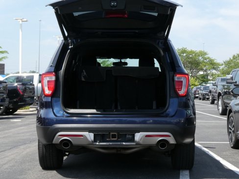 Used 2017 Ford Explorer XLT w/ Equipment Group 202A image 28